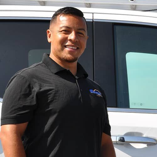 General-Roof-Team-Member-Felipe